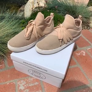 Steve Madden Lancer Sneakers Size 7